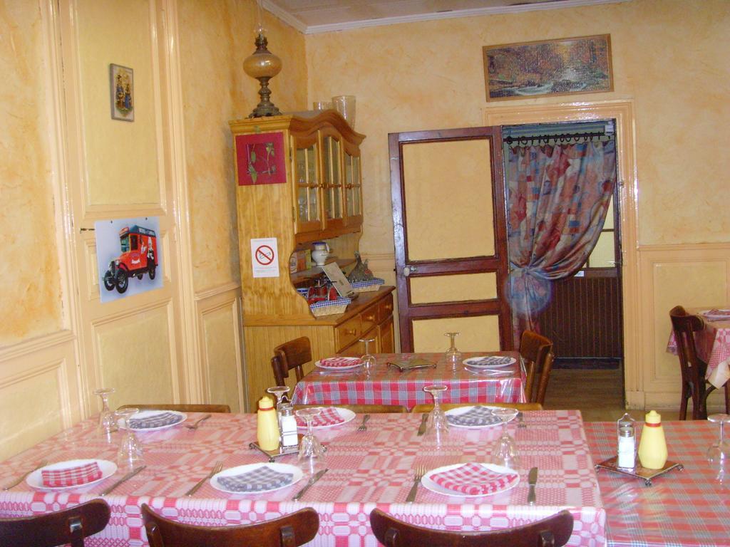 Le Bravard Jumeaux Esterno foto