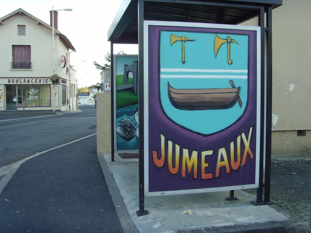 Le Bravard Jumeaux Esterno foto