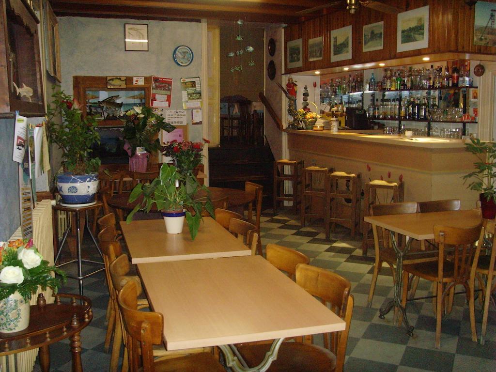Le Bravard Jumeaux Esterno foto