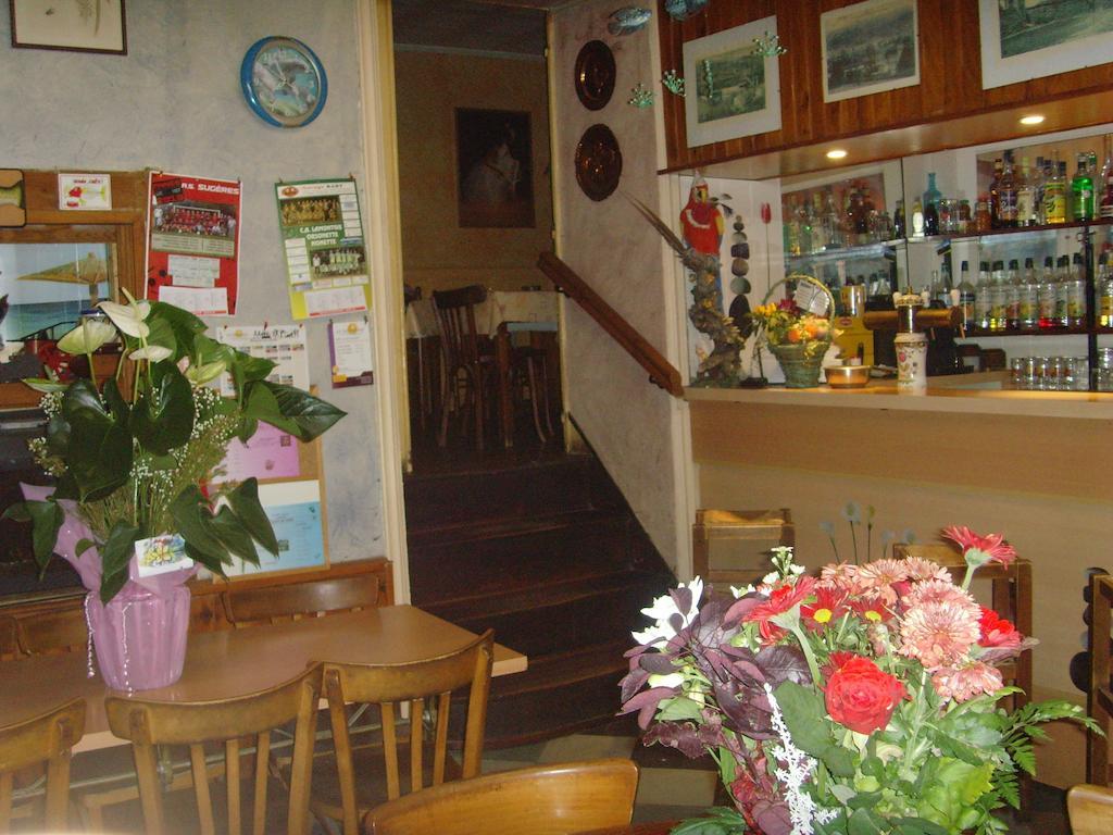 Le Bravard Jumeaux Esterno foto