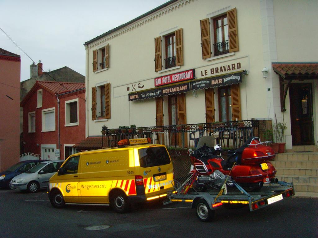 Le Bravard Jumeaux Esterno foto